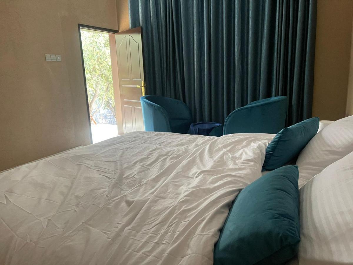 Rose Guesthouse Al 'Aqar エクステリア 写真